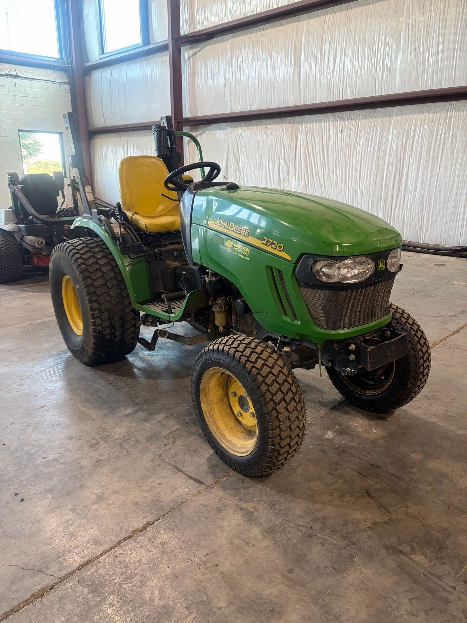 John Deere 2720