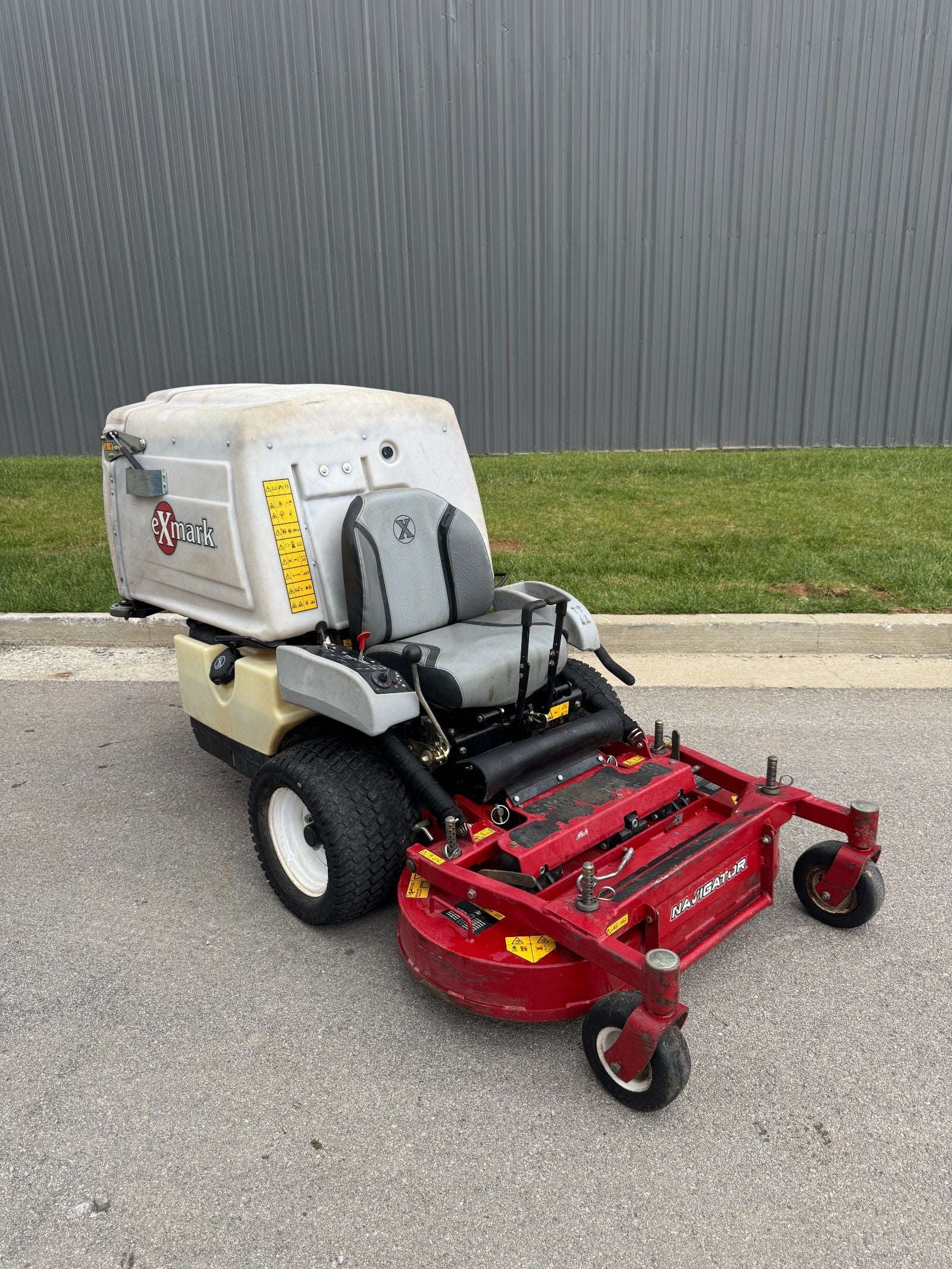 2022 Exmark Navigator 48” Zero Turn
