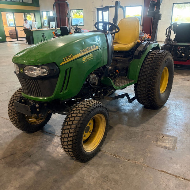 John Deere 2720