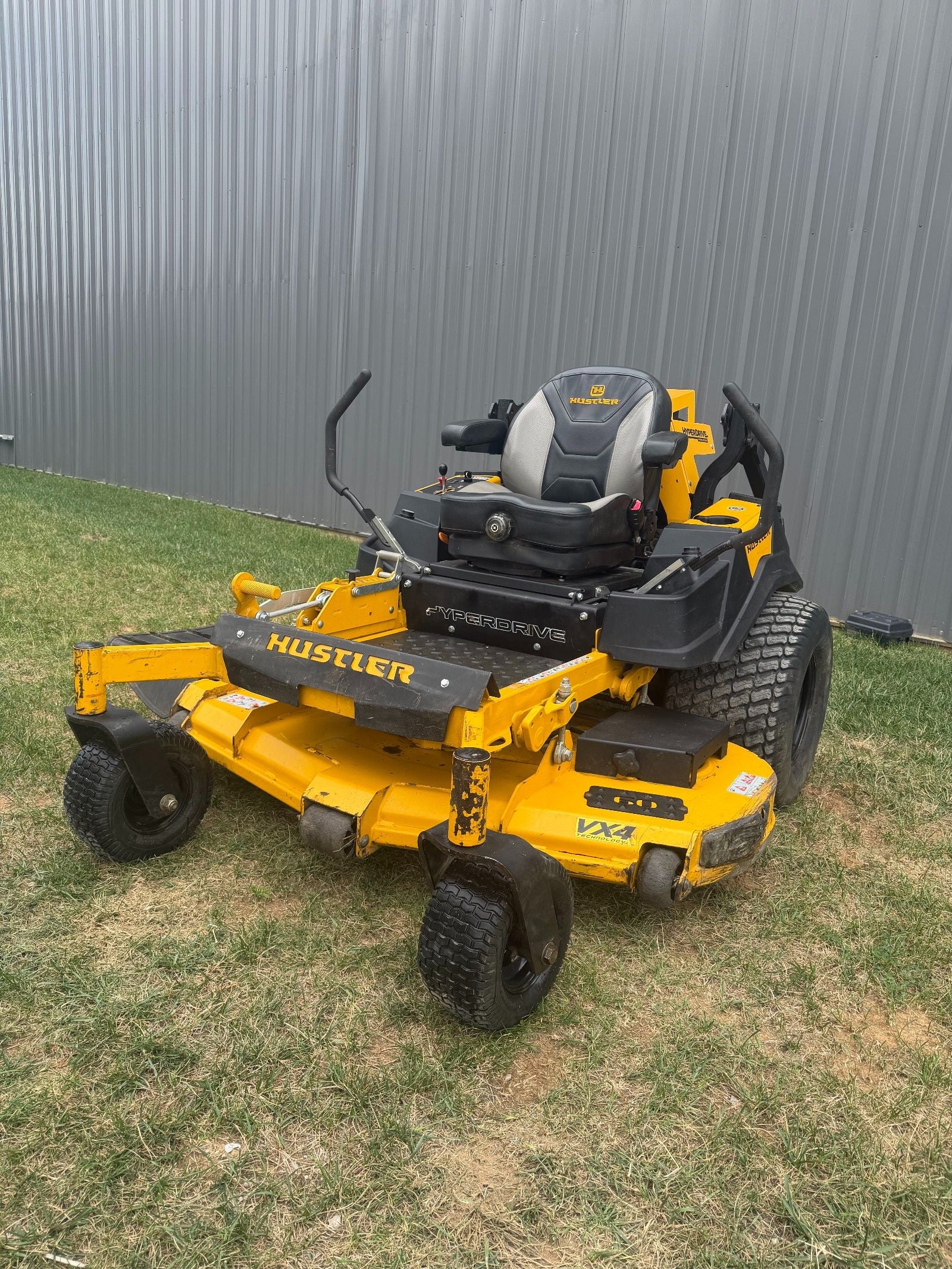 2022 Hustler Hyperdrive 60” Zero Turn