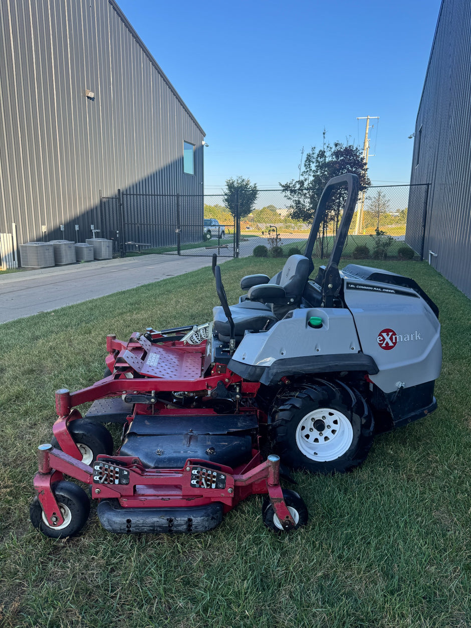 (632 hrs) 2018 Exmark Lazer Z Batwing 96" Zero Turn