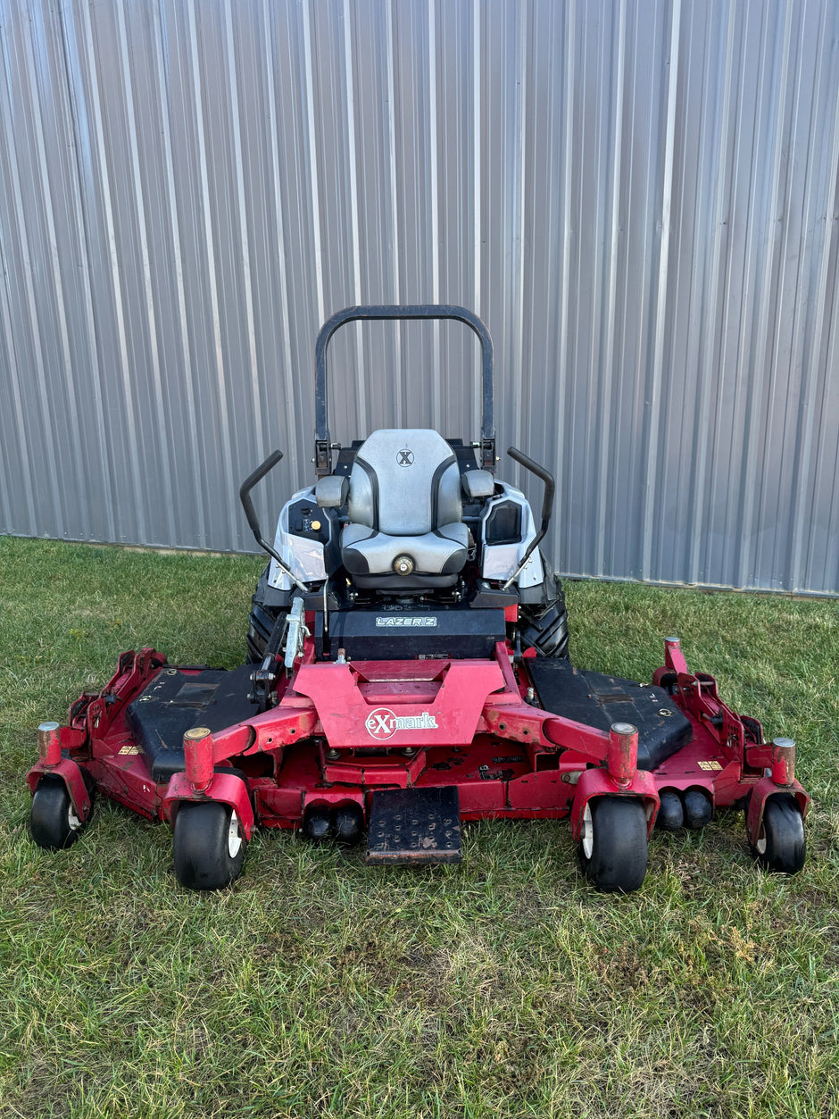 (632 hrs) 2018 Exmark Lazer Z Batwing 96" Zero Turn